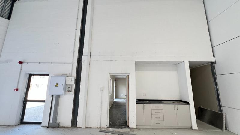To Let commercial Property for Rent in Killarney Gardens Western Cape